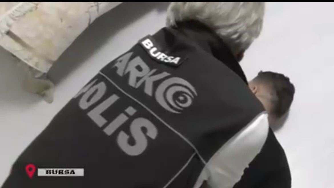 Bursa İl Emniyet Müdürlüğü Narkotik Suçlarla Mücadele Şube Müdürlüğü ekipleri,