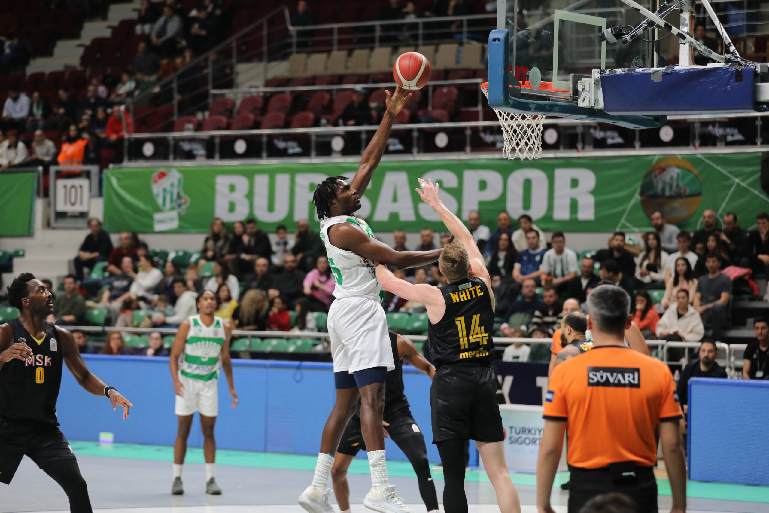 Türkiye Sigorta Basketbol Süper Ligi'nde evinde Yeni Mersinspor'u ağırlayan Bursaspor,