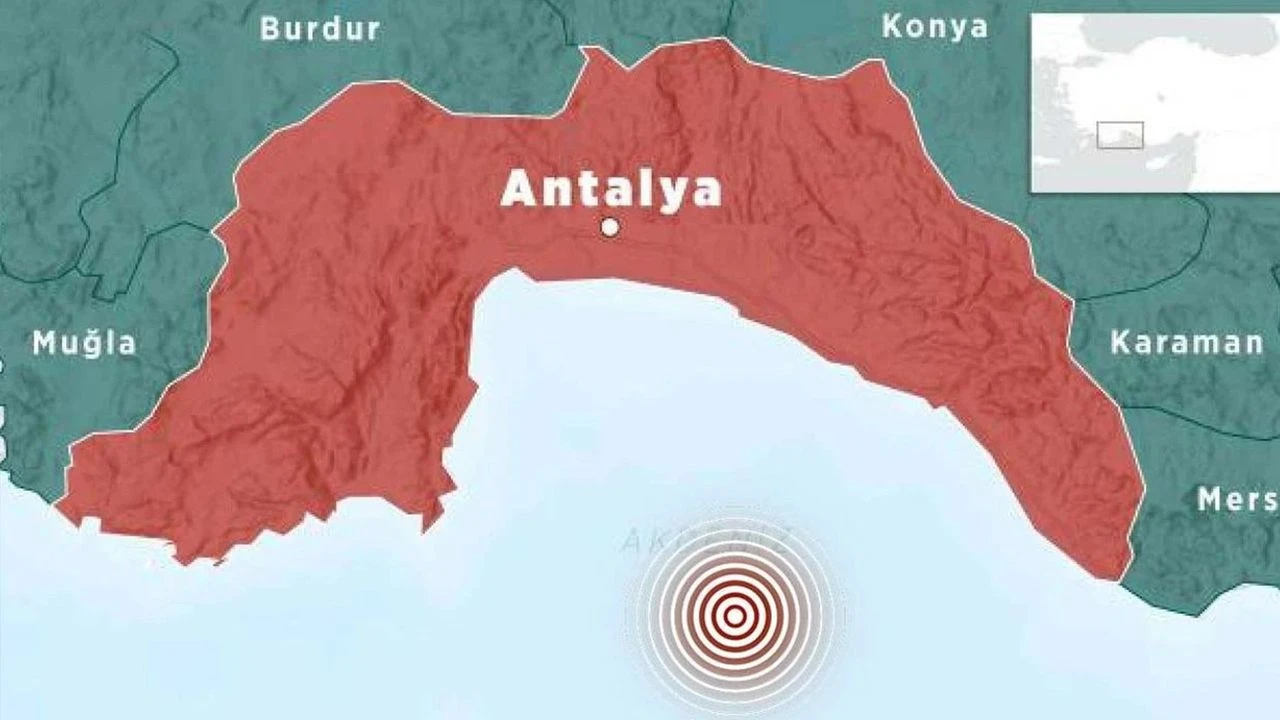 Antalya'da çevre illerden de hissedilen 4.9 büyüklüğünde deprem meydana geldi.