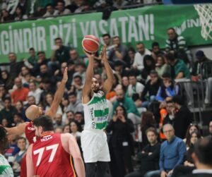 Türkiye Sigorta Basketbol Süper Ligi'nin 10. haftasında evinde Galatasaray'ı ağırlayan