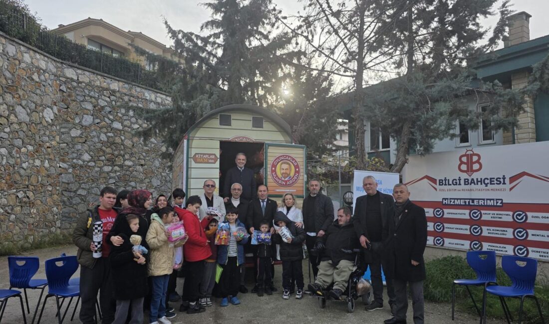 Bursa'nın Gemlik ilçesinde 'Oyuncaksız Çocuk Kalmasın' projesine bir destek de