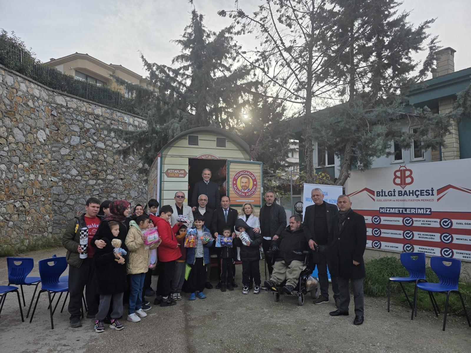 Bursa'nın Gemlik ilçesinde 'Oyuncaksız Çocuk Kalmasın' projesine bir destek de