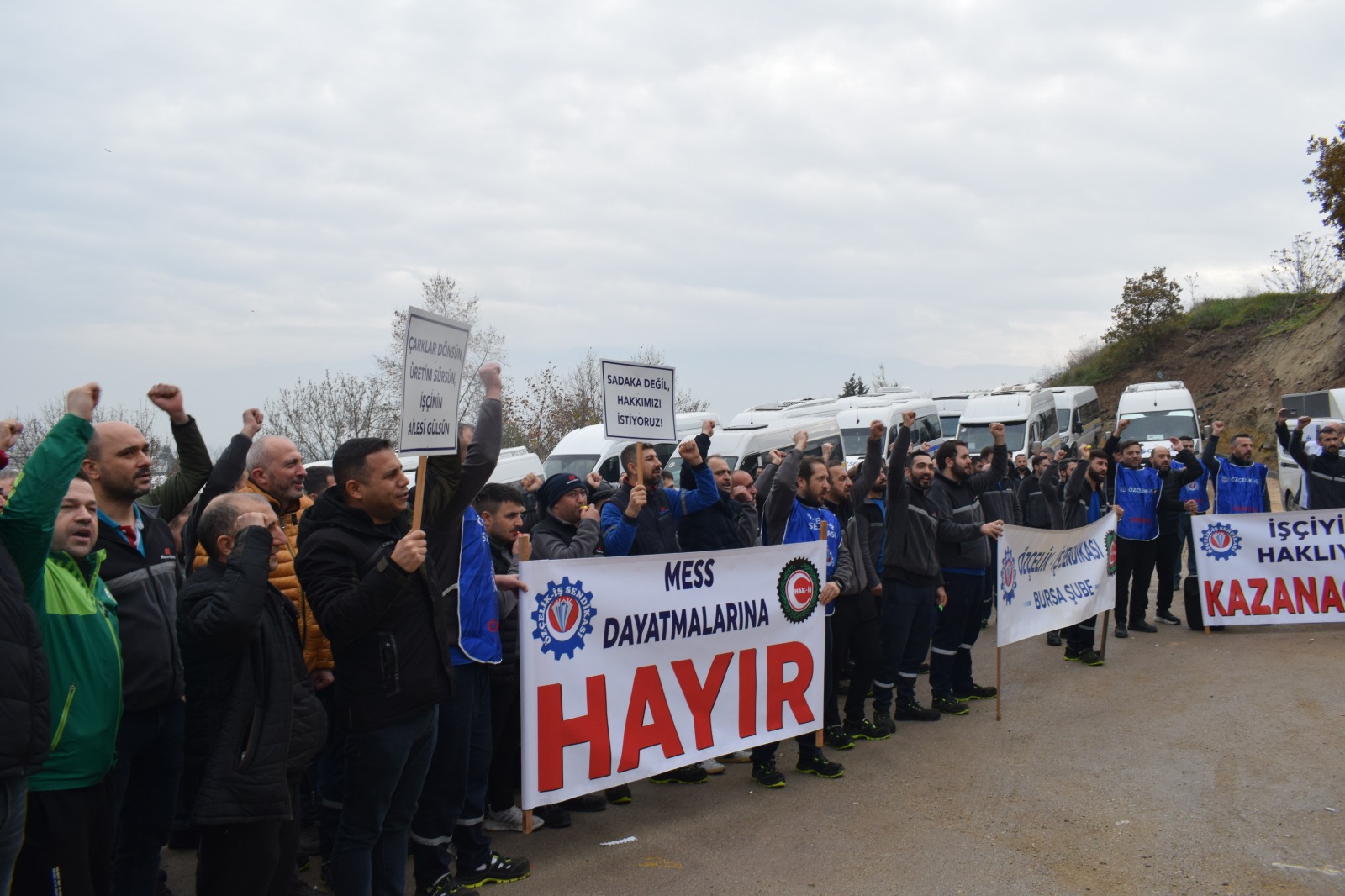 Bursa'da Maysan Mando çalışanları, MESS ile yapılan görüşmelerde uzlaşma sağlanamayınca