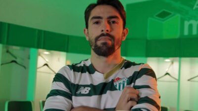 Bursaspor, sosyal medyadan yaptığı açıklamada Bandırmaspor'dan Rahmetullah Berişbek transferini duyurdu.