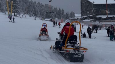 Türkiye'de kış turizminin önemli merkezlerinden Uludağ'da oteller yılbaşı hazırlıklarını tamamlarken,