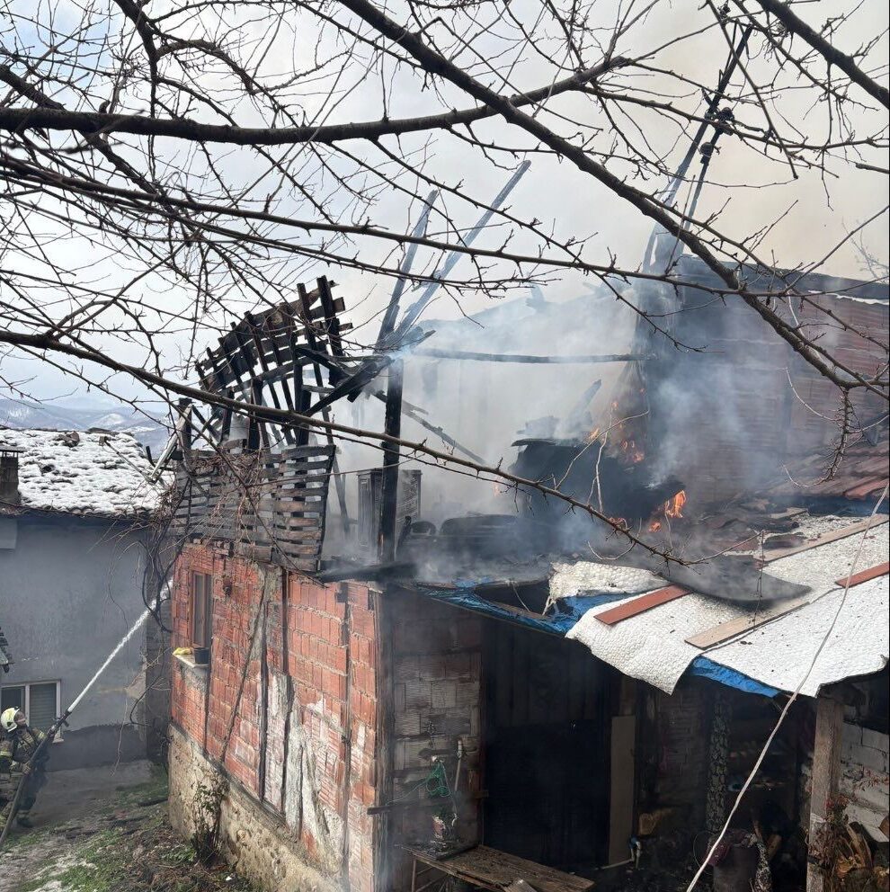 Bursa'da korkutan yangın! 1 Bursam Medya -