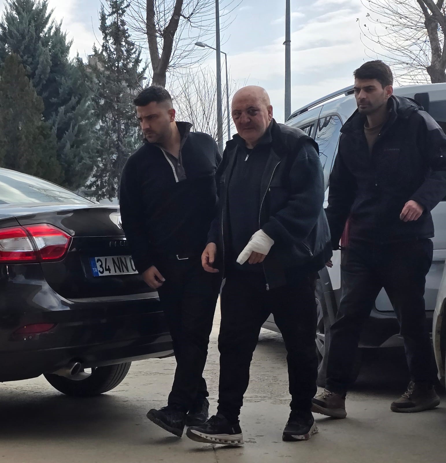 Bursa'nın İnegöl ilçesinde meydana gelen kavgada kayın biraderini bacağından tabancayla