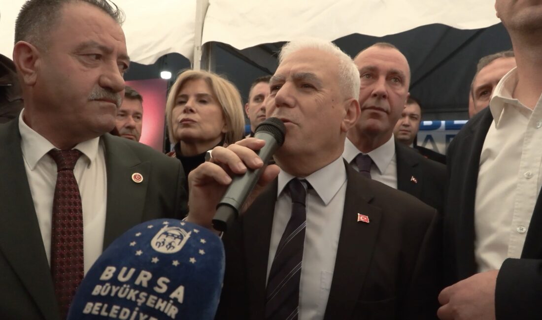 Bursa Büyükşehir Belediye Başkanı Mustafa Bozbey'in Yıldırım ilçesinde gerçekleştirdiği program