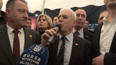 Bursa Büyükşehir Belediye Başkanı Mustafa Bozbey'in Yıldırım ilçesinde gerçekleştirdiği program
