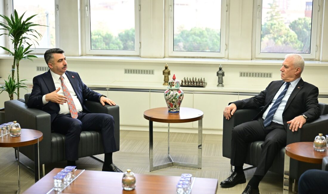 Yıldırım Belediye Başkanı Oktay Yılmaz, Bursa Büyükşehir Belediye Başkanı Mustafa Bozbey’in Yıldırım’daki