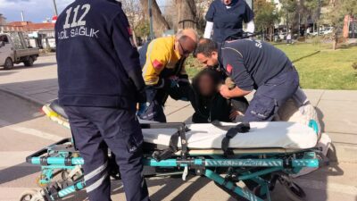 Bursa'nın İnegöl ilçesinde, yaya geçidinden geçmek isteyen 2 kadına otomobil