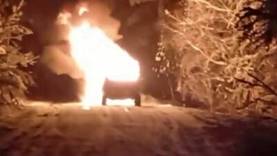 Bursa'nın İnegöl ilçesinde seyir halinde olan cip alev alev yandı.