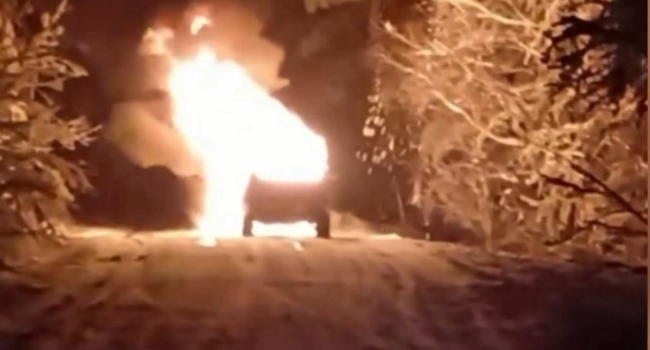 Bursa'nın İnegöl ilçesinde seyir halinde olan cip alev alev yandı.