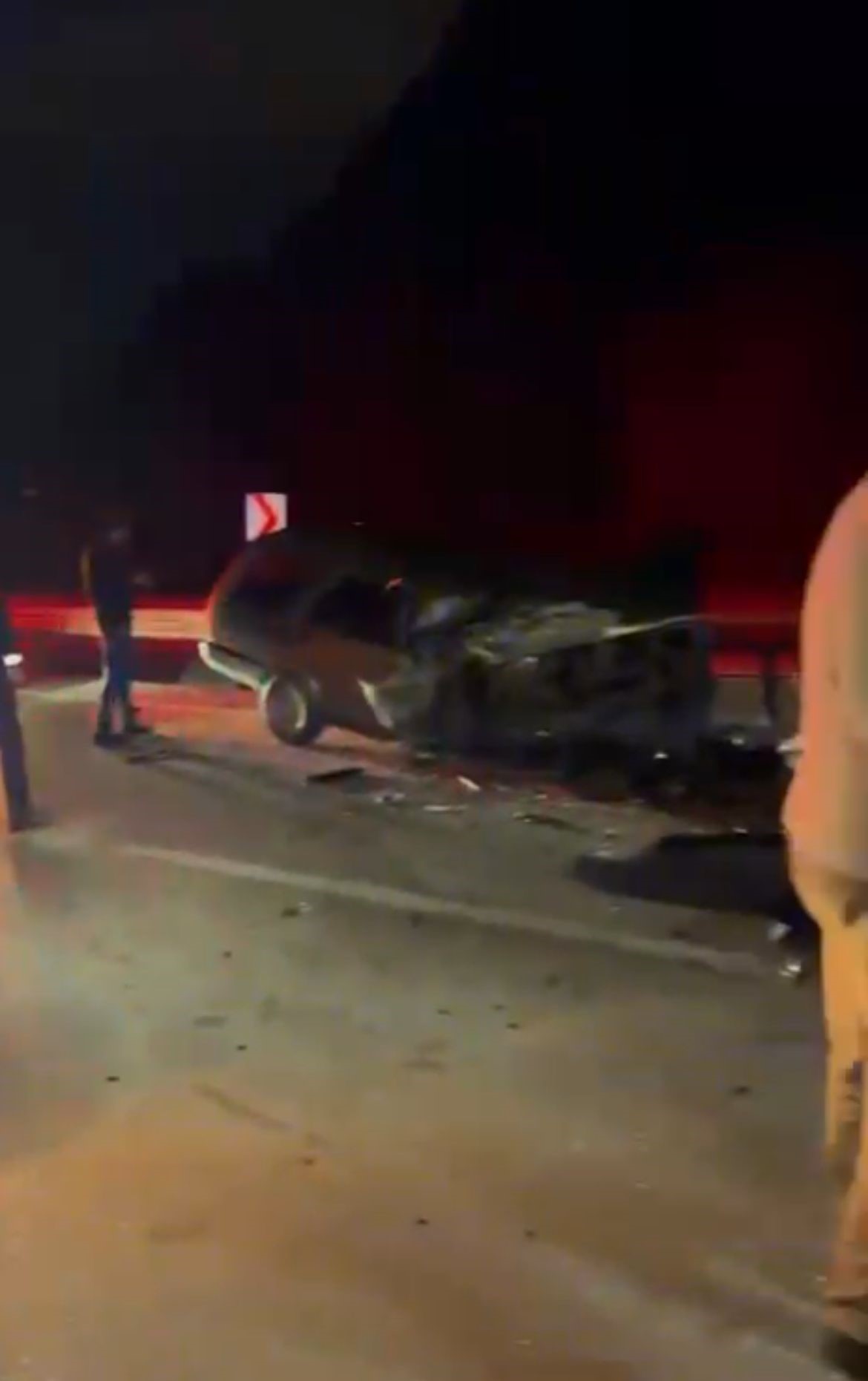 Bursa'da ters yönden ana yolda seyreden otomobilin neden olduğu zincirleme