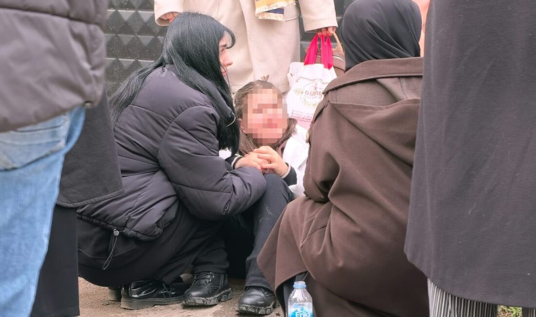  Bursa'nın İnegöl ilçesinde 2 otomobilin çarpışması sonucu 2 kişi yaralandı.