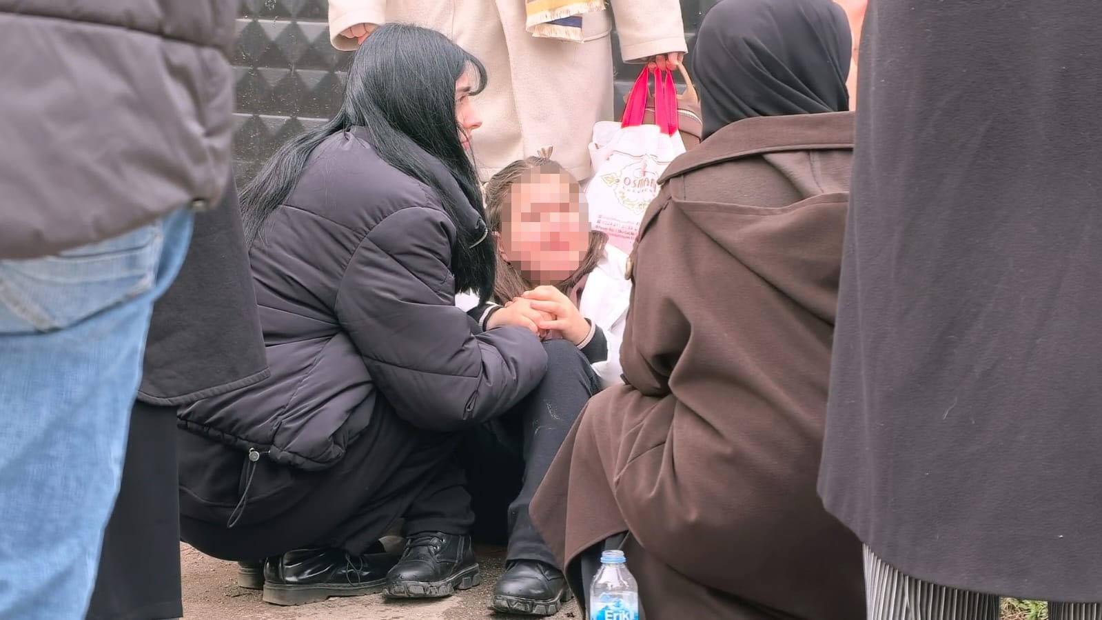  Bursa'nın İnegöl ilçesinde 2 otomobilin çarpışması sonucu 2 kişi yaralandı.