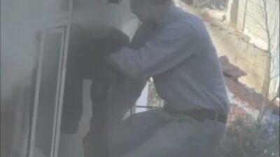 Bursa'nın Karacabey ilçesinde 4 katlı bir apartmanın birinci katında yalnız