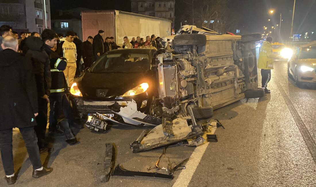 Bursa'nın İnegöl ilçesinde 3 aracın karıştığı zincirleme kazada 1 kişi