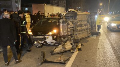 Bursa'nın İnegöl ilçesinde 3 aracın karıştığı zincirleme kazada 1 kişi