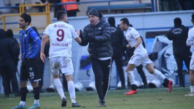 Sultan Su İnegölspor Teknik Direktörü İsmail Güldüren, deplasmanda Karacabey Belediyespor