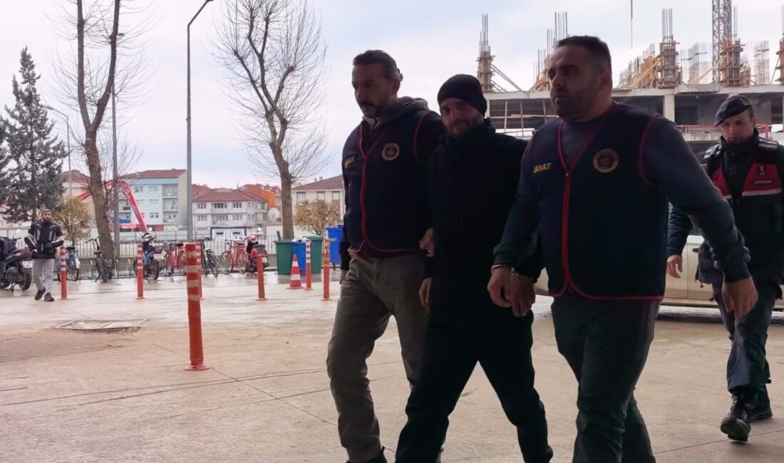 Bursa'nın İnegöl ilçesinde cezaevinden firar ederek tekel bayine tüfekle ateş