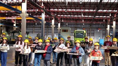 Bursa Büyükşehir Belediyesi’nin ‘Yarıyıl Şenliği’ etkinliklerine katılan öğrenciler, BURULAŞ tesislerine ziyaret