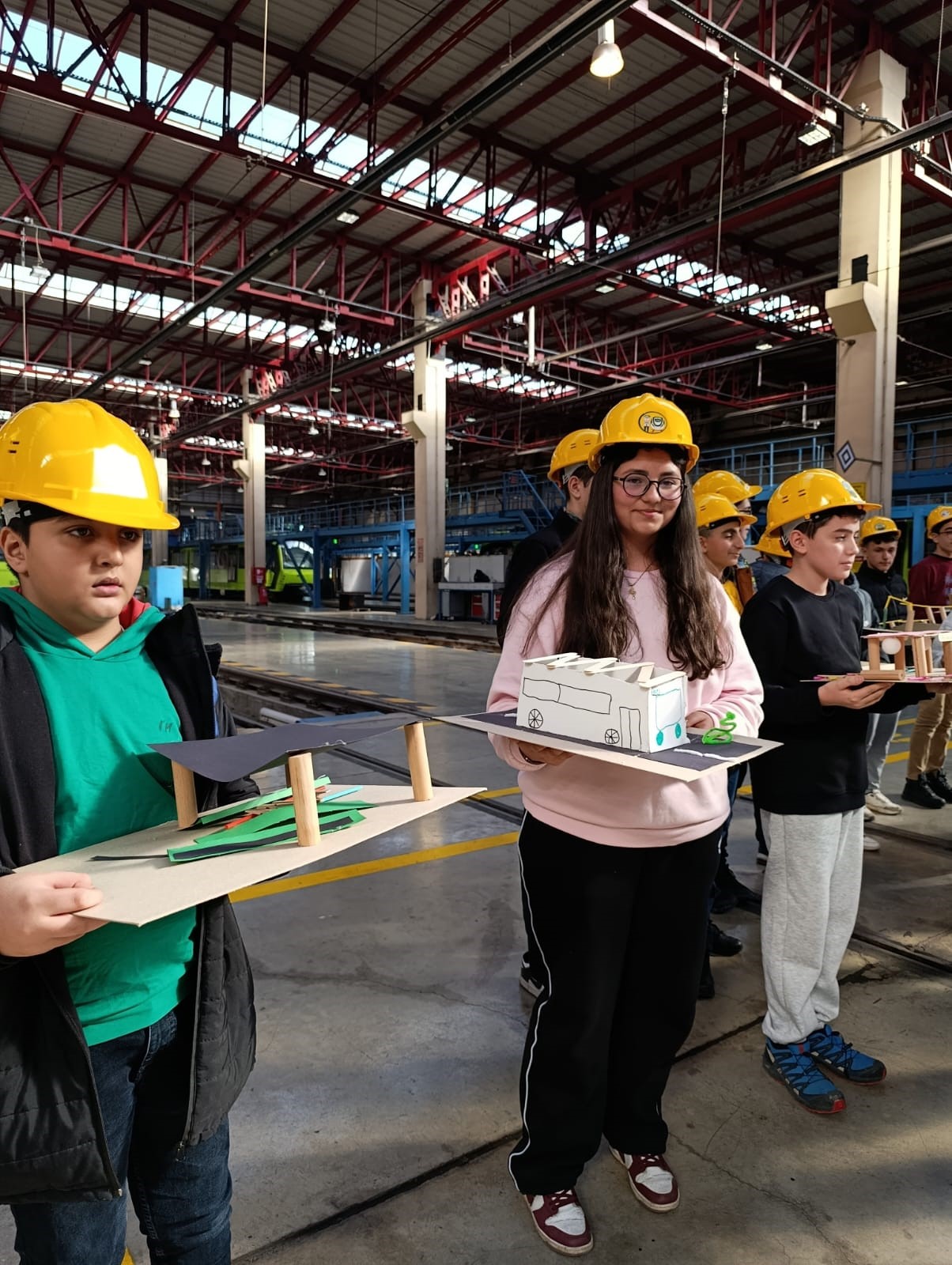 Bursa'da öğrenciler raylara indi 2 Bursam Medya -