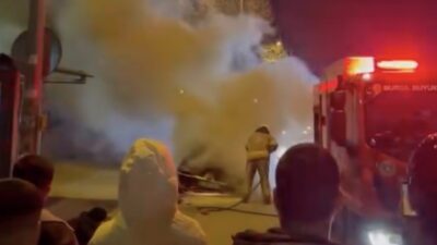 Bursa'nın Osmangazi ilçesinde Merinos Kavşağı'nda seyir halindeyken henüz bilinmeyen bir