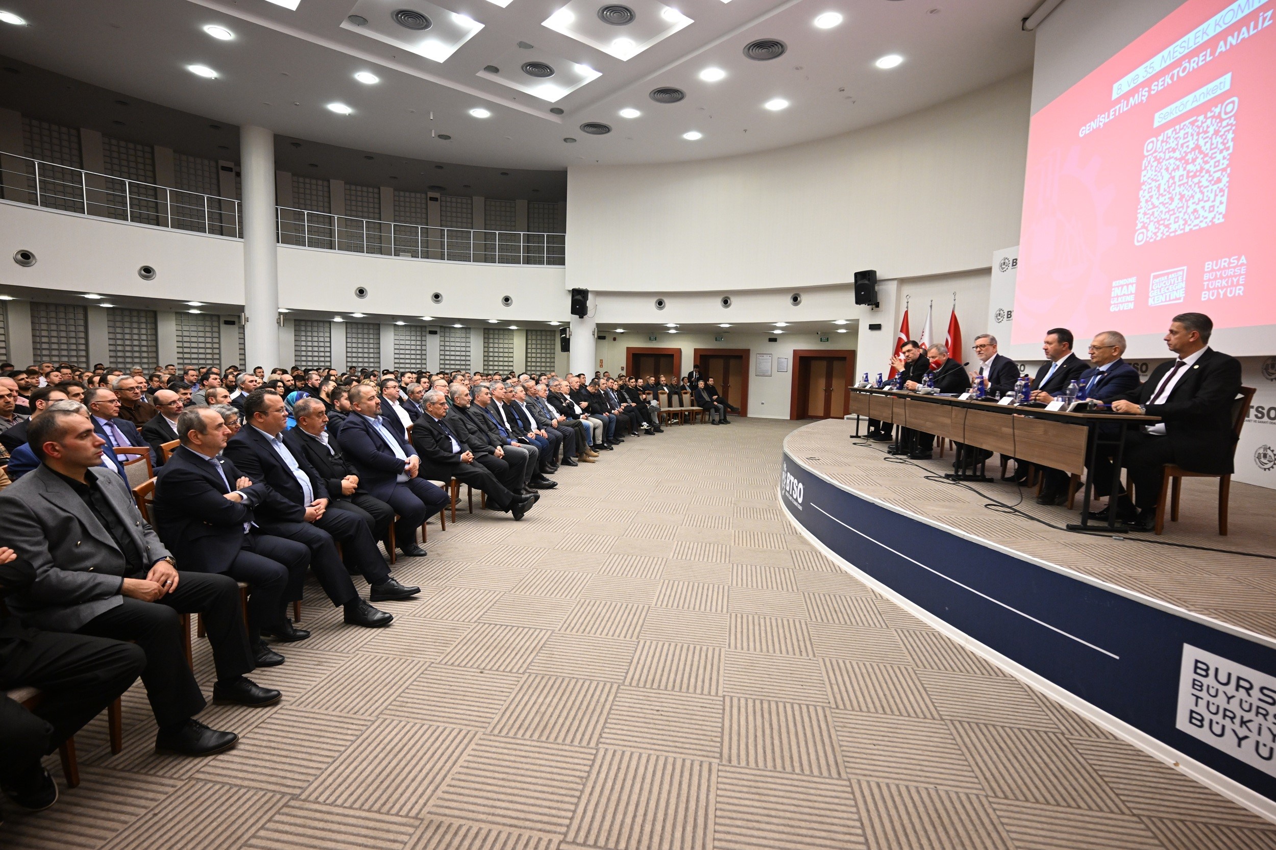 Makine sektör temsilcileri BTSO'da buluştu. 700'den fazla sektör temsilcisinin yoğun