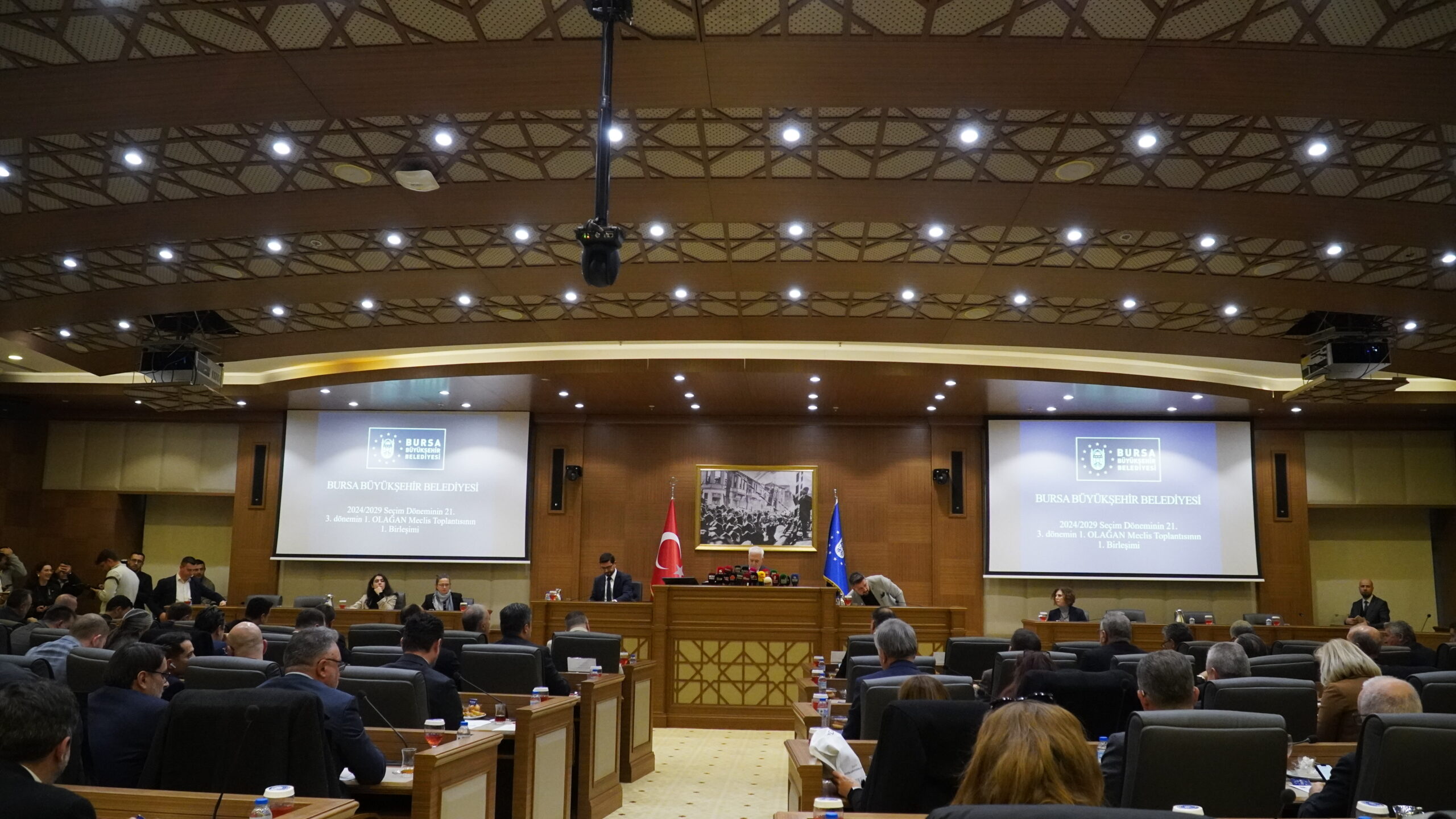 Bursa Büyükşehir Belediyesi Ocak Ayı Olağan Meclis Toplantısında gergin anlar