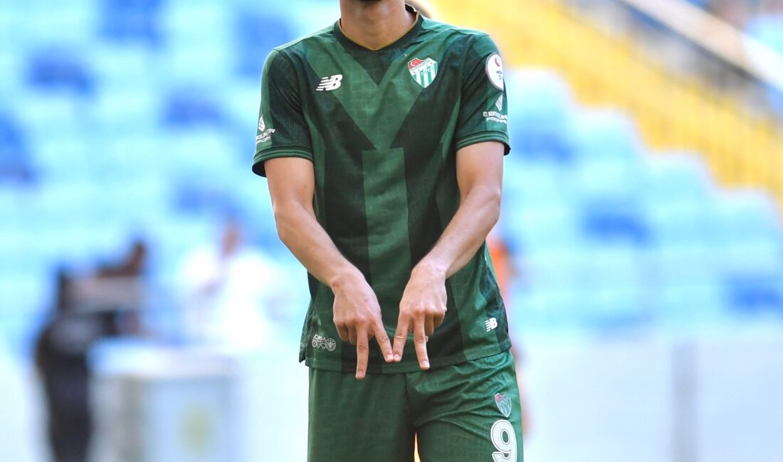 Bursaspor, Emrehan Gedikli ile yolların ayrıldığını açıkladı. 