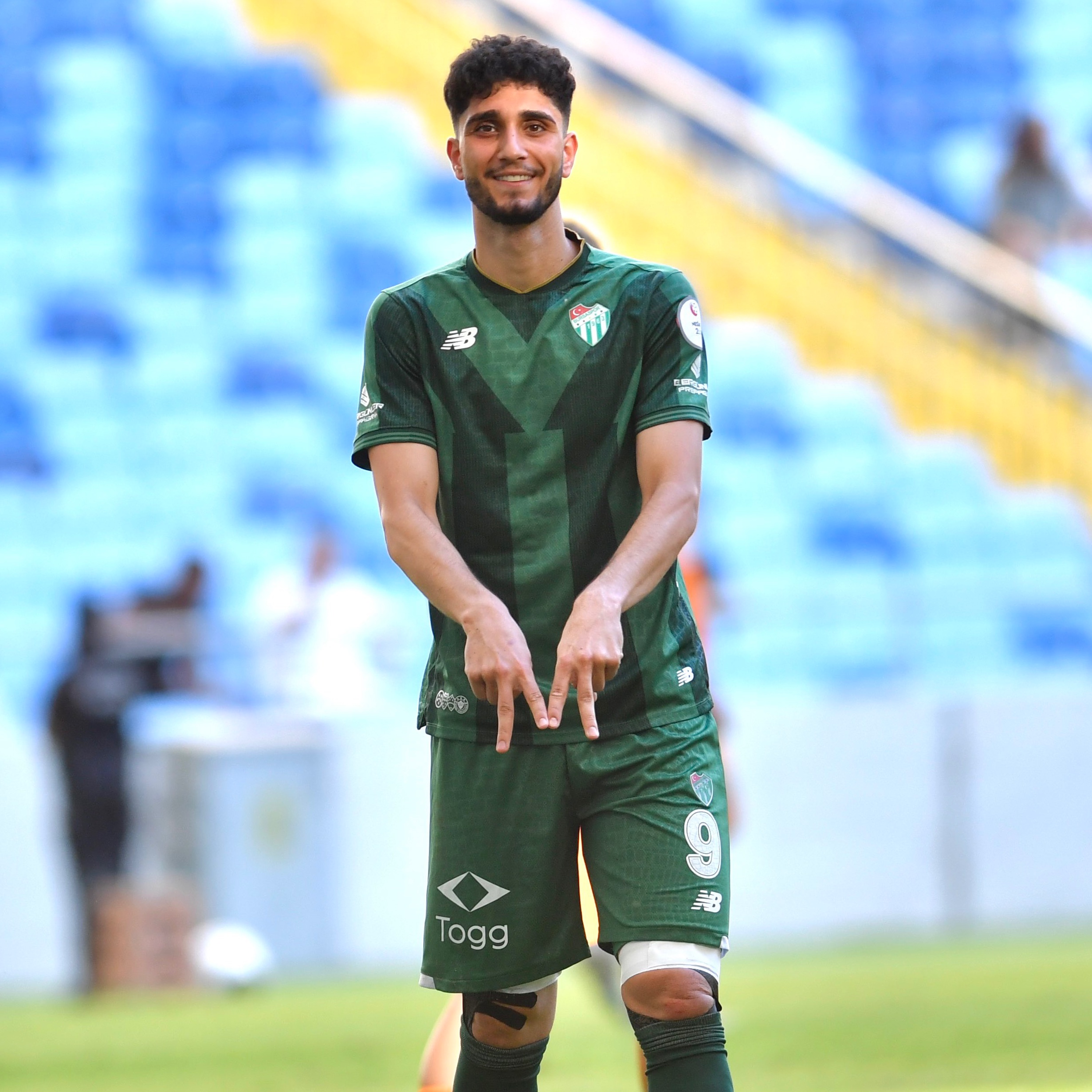 Bursaspor, Emrehan Gedikli ile yolların ayrıldığını açıkladı. 