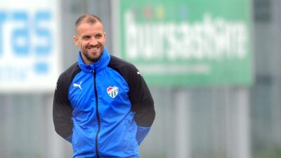 Teknik Direktör Tahsin Tam'la yollarını ayıran Bursaspor, Mustafa Er'i ilk