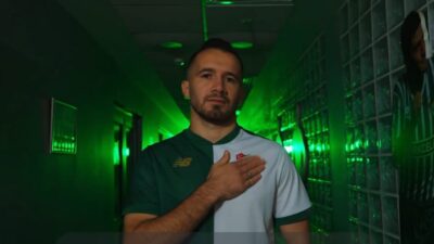 Bursaspor, daha önce anlaşmaya vardığı Talha Yünkuş'u kadrosuna kattığını açıkladı.