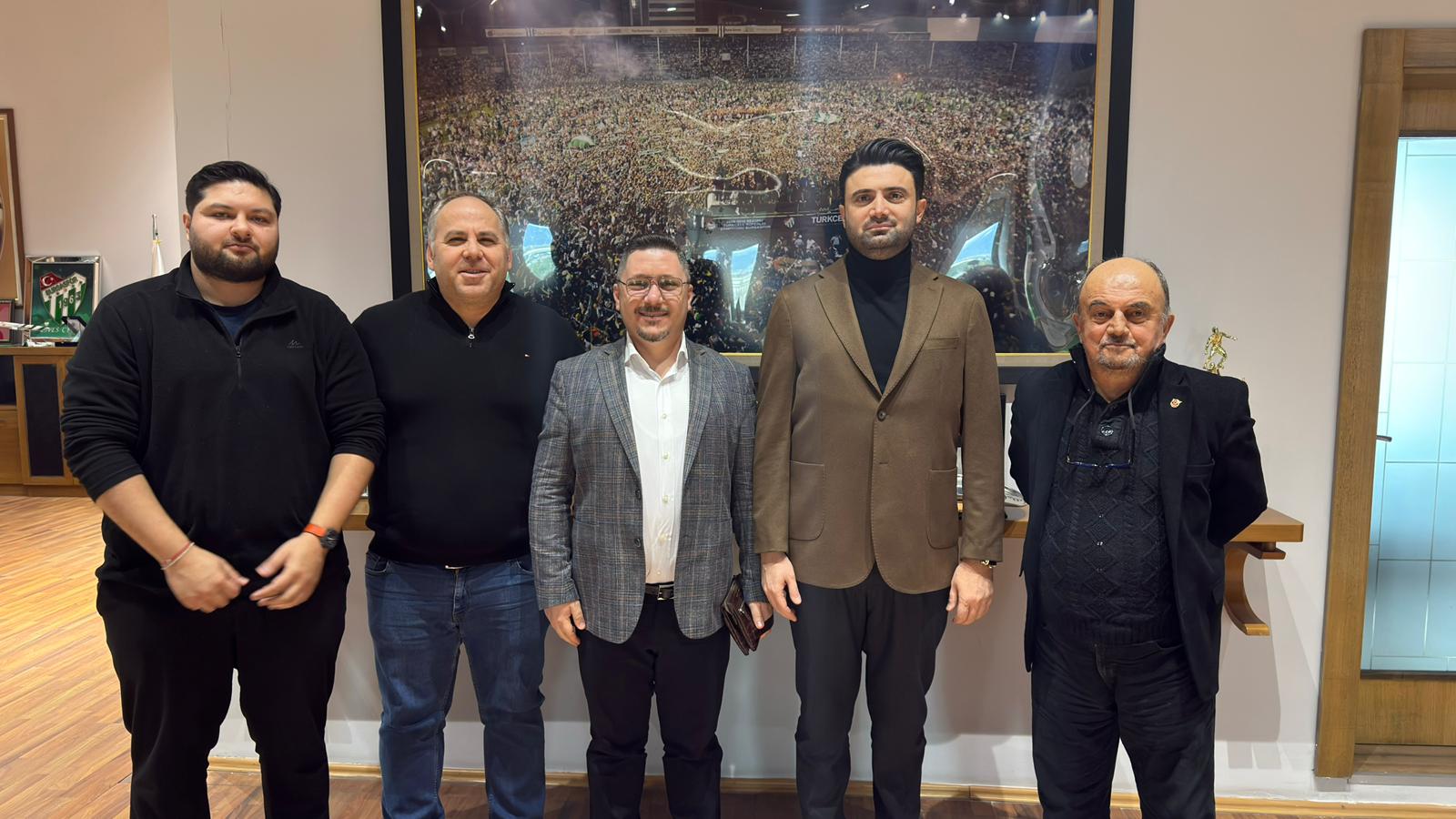 Bursaspor Başkanı Enes Çelik Bursam Medya'ya özel açıklamalar yaptı. Başkan