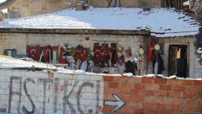 Çorum’da geçimini geri dönüştürülebilir atık malzemeleri toplayarak sağlayan 79 yaşındaki