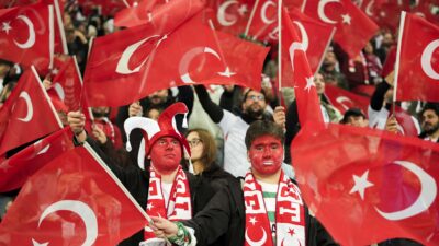 Bayrak indirme provokasyonunun ardından Bursaspor Kulübü sosyal medya hesaplarından paylaşımda