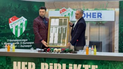 Bursaspor Kulübü tozluk sponsorluğu için LÖHER firması ile sezon sonuna