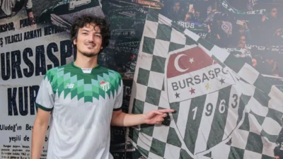 Bursaspor'dan ayrılan Furkan Emre Ünver, yeşil beyazlı kulüple aynı grupta