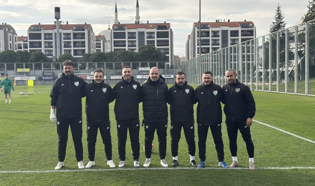 Bursaspor Teknik Direktörü Mustafa Er antrenman öncesinde yaptığı açıklamada sezonun