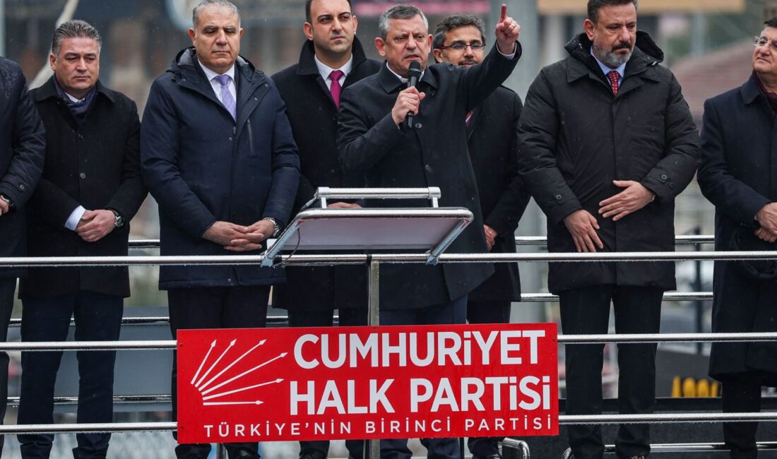 Cumhuriyet Halk Partisi (CHP) Genel Başkanı Özgür Özel, Vakıflar Genel