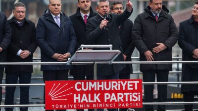 Cumhuriyet Halk Partisi (CHP) Genel Başkanı Özgür Özel, Vakıflar Genel