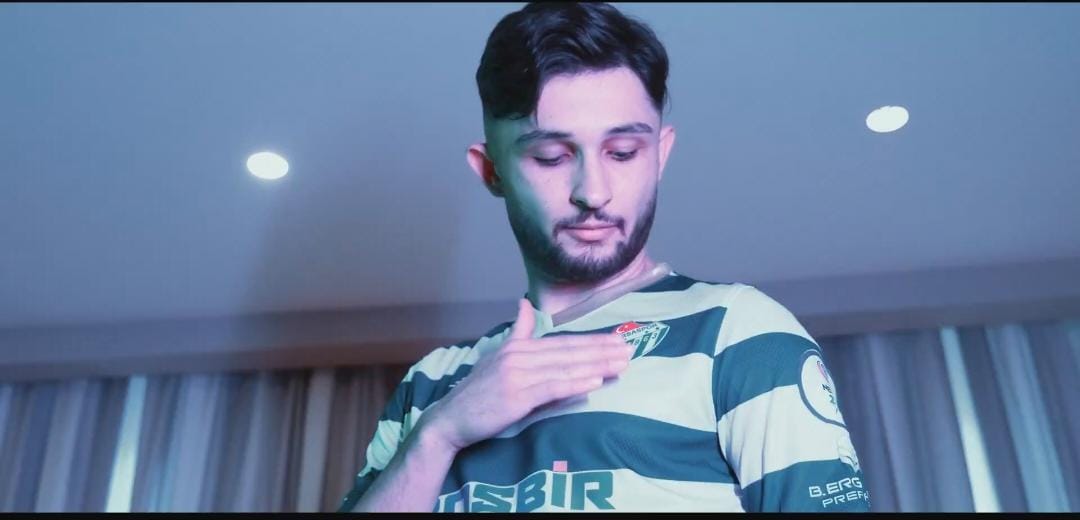 Bursaspor, Adana Demirspor ile yollarını ayıran 24 yaşındaki kanat oyuncusu