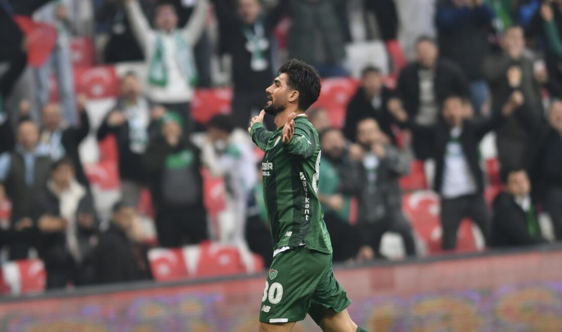 Türkiye Futbol Federasyonu (TFF) 2. Lig Kırmızı Grup'ta evinde Yeni