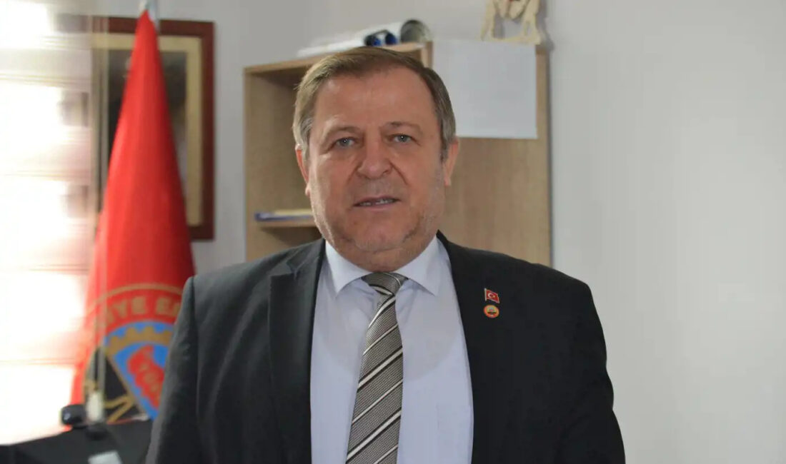 Emeklilerin kredi yükü nedeniyle kamu bankalarına mahkûm edildiğini dile getiren