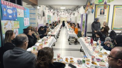 Akıncı Türk İhsan Dikmen İlkokulu 1/B sınıfı, okul tarihinde bir