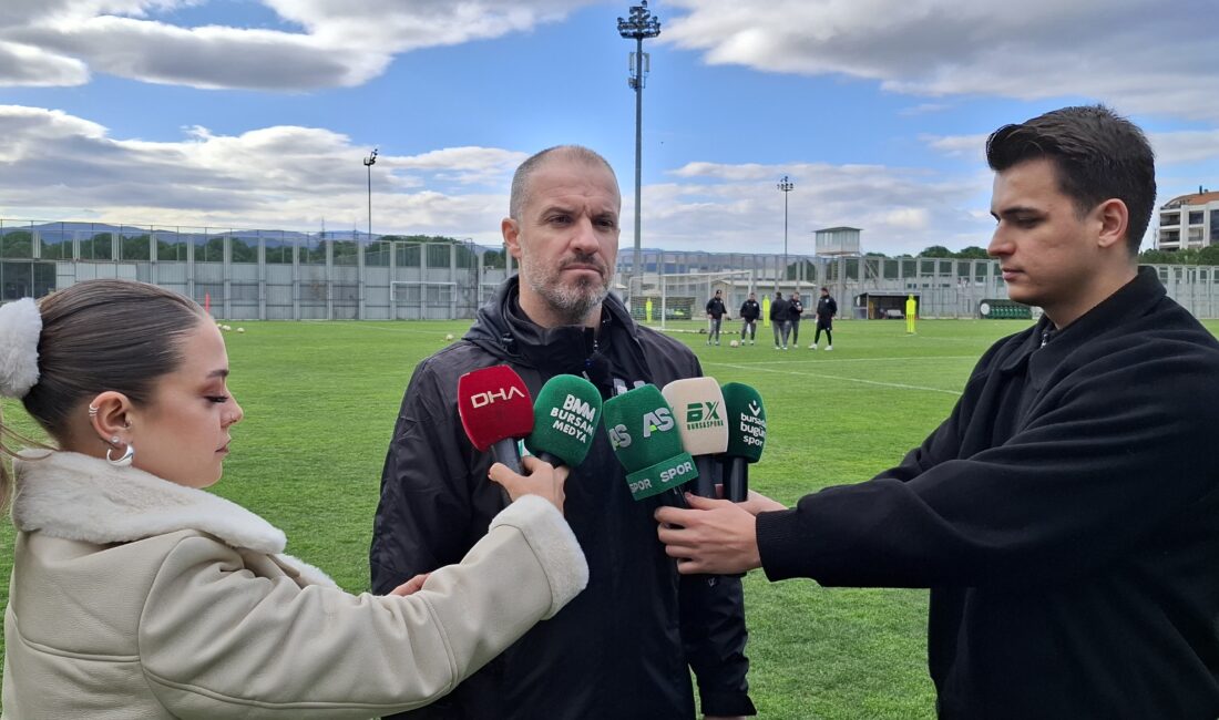 Bursaspor Teknik Direktörü Mustafa Er, Isparta 32 spor maçı öncesi