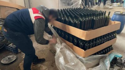 Bursa'nın İznik ilçesinde bir iş yerinde yüklü miktarda kaçak alkol