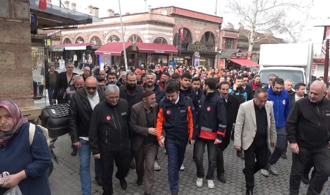 Bursa’da AFAD gönüllüleri ve yaklaşık 30 akredite arama kurtarma ekibi,