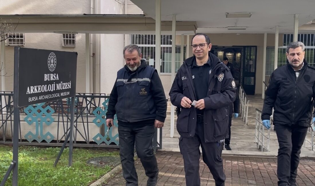 Bursa'da piknik yaptığı sırada patlamamış top mermisi bulduğunu iddia eden